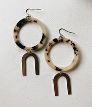 Load image into Gallery viewer, Loreda Earring Set
