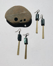 Load image into Gallery viewer, Endora Dangle Earring Set
